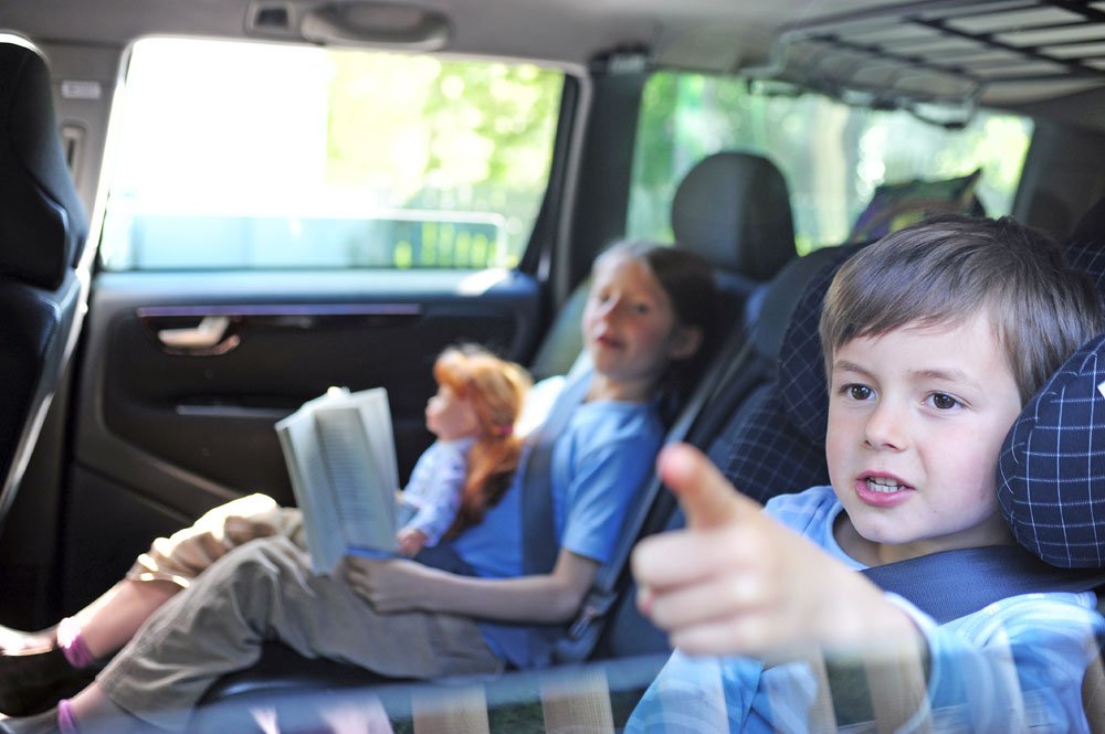 Lange Autofahrt mit Kindern – 10 Tipps
